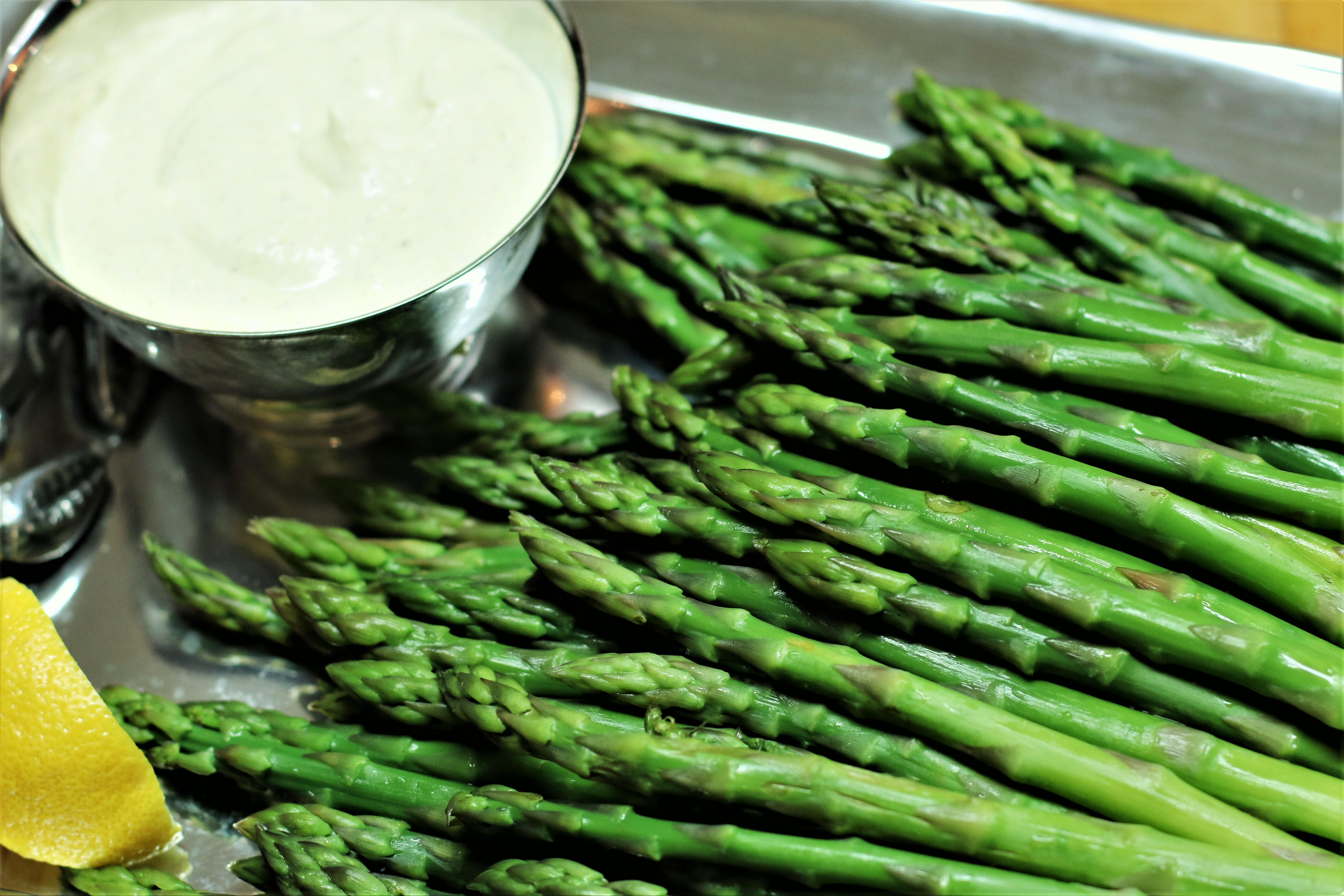 Chilled Asparagus with Curry Dip